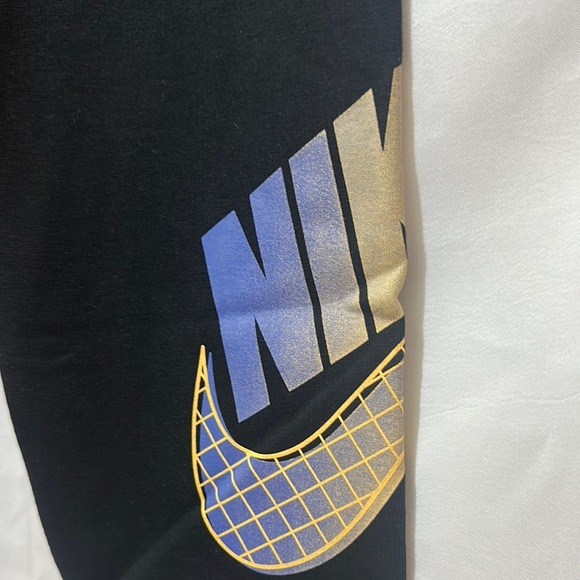 Nike Black and Blue Athletic Leggings with Form-Fitting Design - Picture 6 of 12
